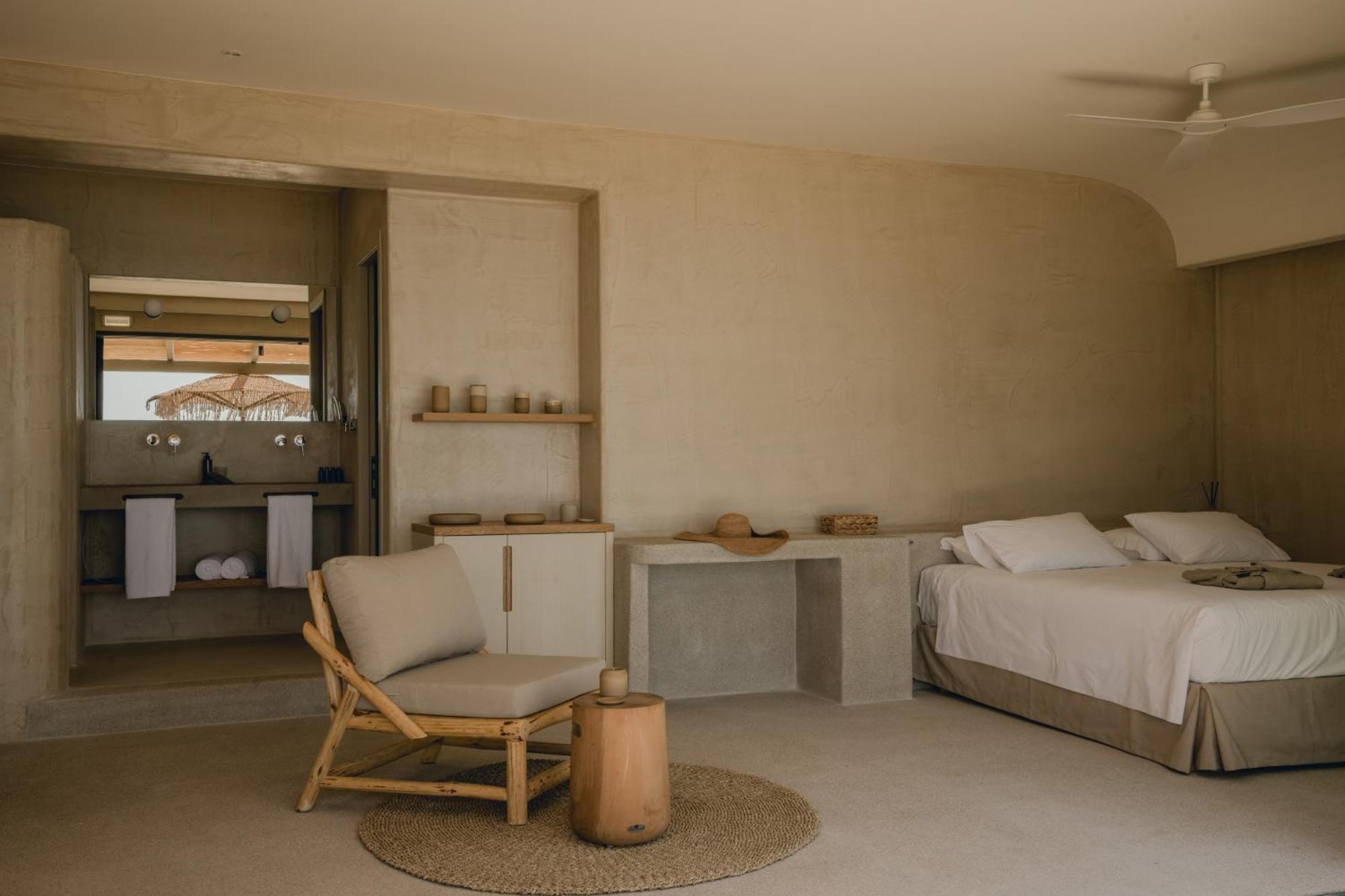 Deluxe Double or Twin Room with Pool Access