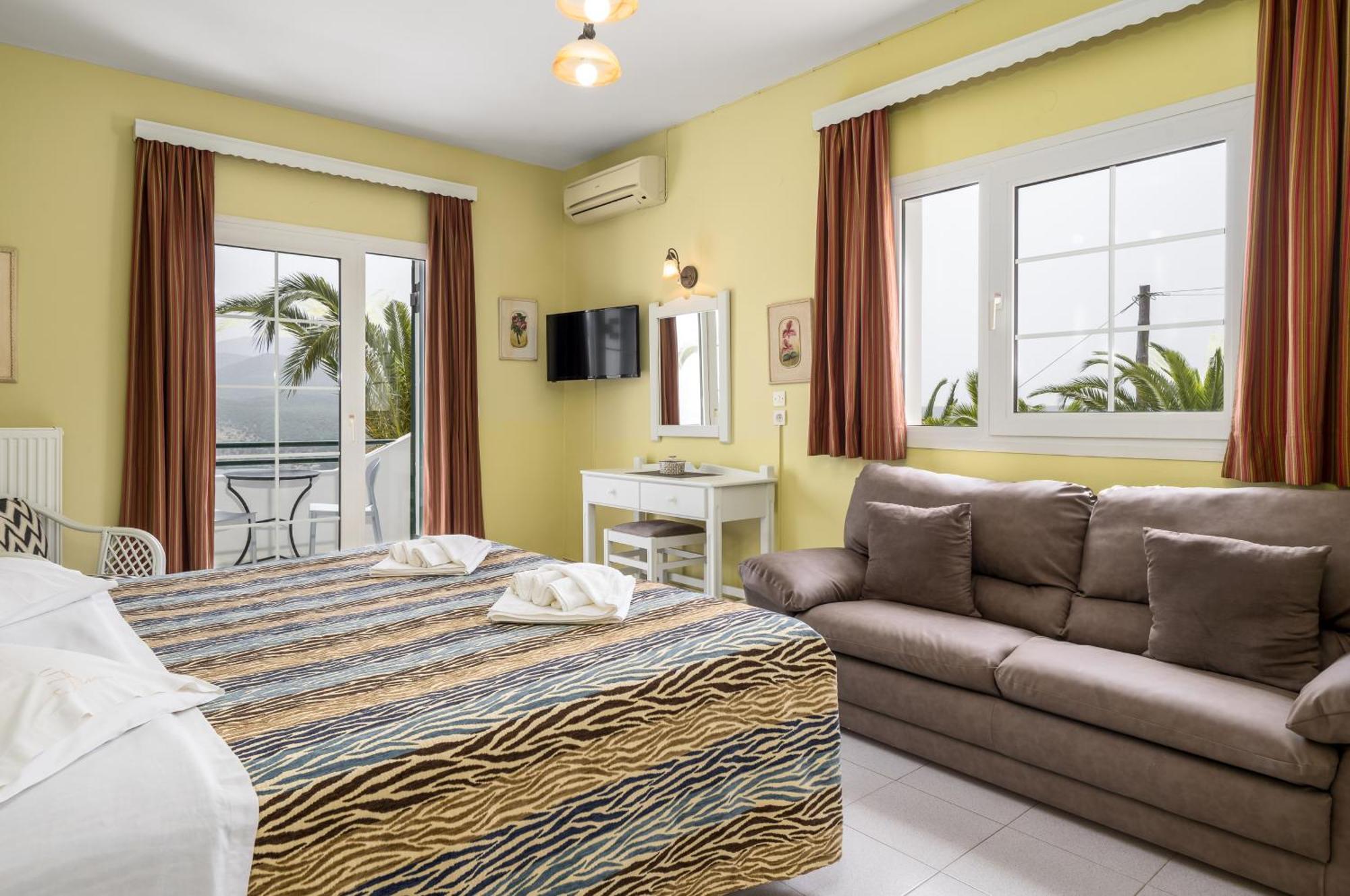 One-Bedroom Apartment Sea View