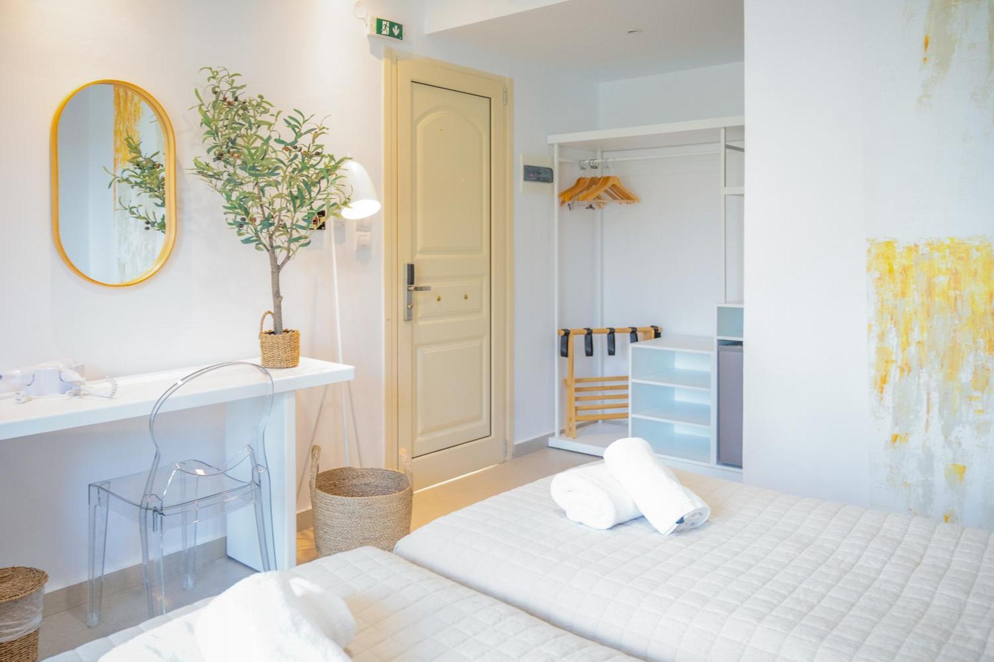 Deluxe Double or Twin Room Pool View