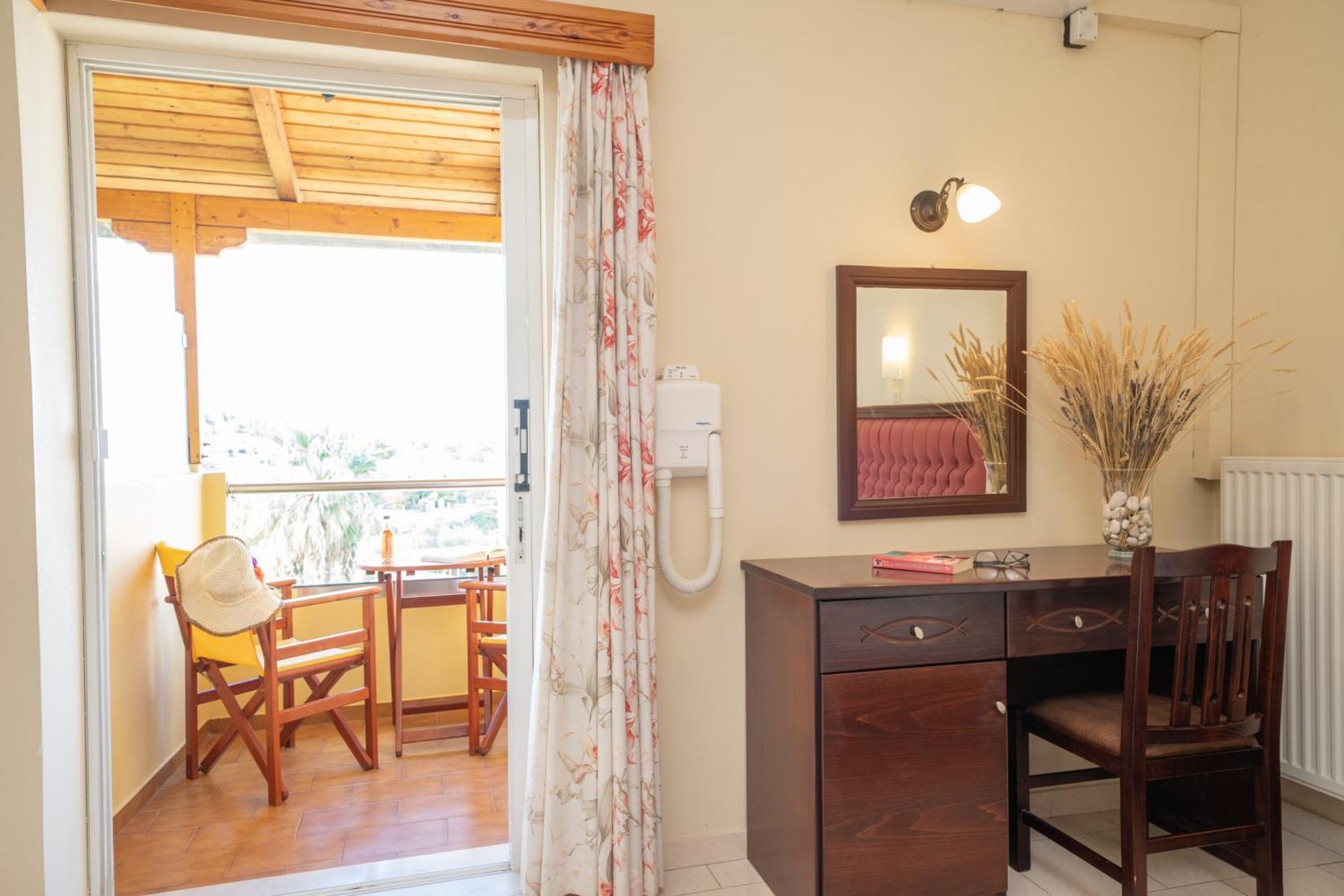 One-Bedroom Apartment Sea View