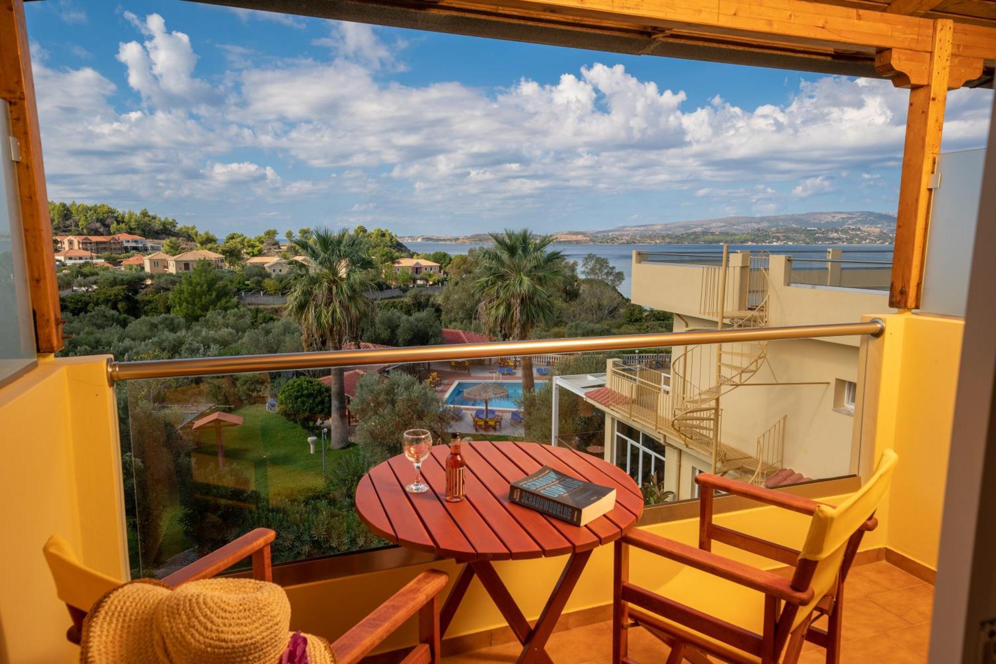 One-Bedroom Apartment Sea View