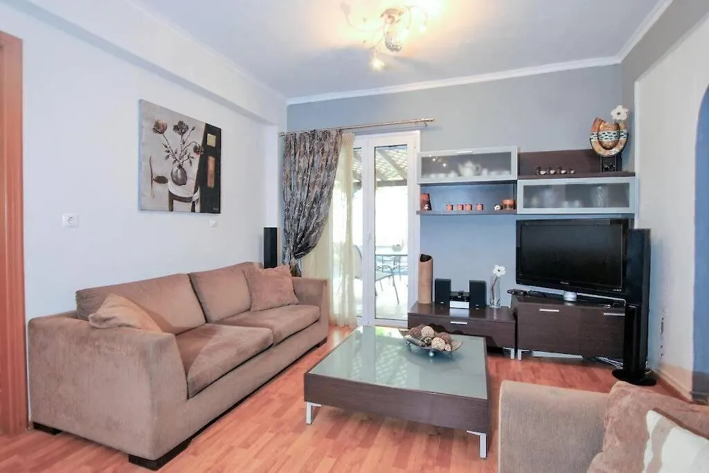 'Panos' Comfy Apartment-1