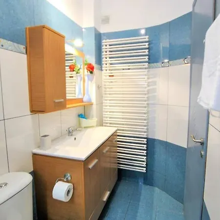 'Panos' Comfy Apartment-3