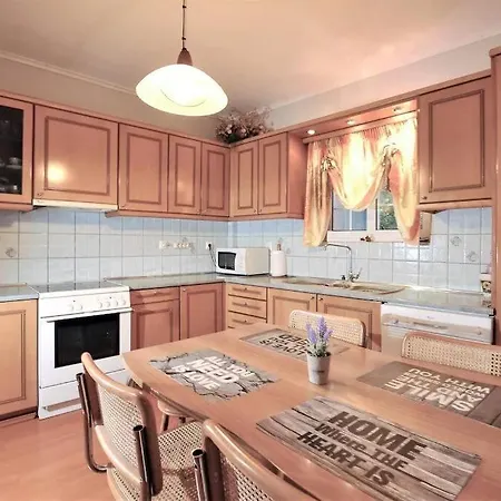'Panos' Comfy Apartment-2