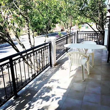 Sunny Flats-3