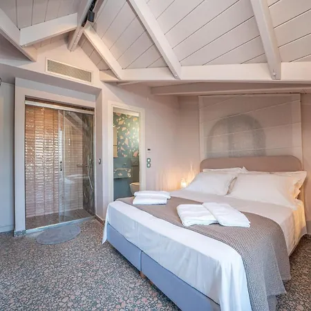 Pink Panther Maisonette Suite-2