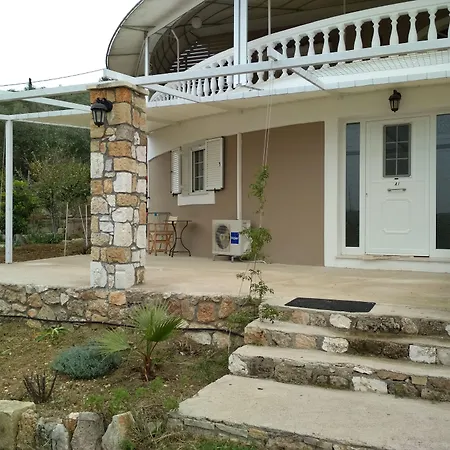 Oskars Studios & Apartments-3