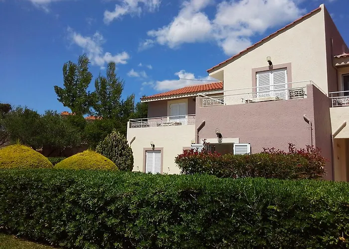 Pet friendly Marinos Apartments Lassi 