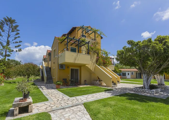Sandy Beach Villas And Apartments Σβορωνάτα